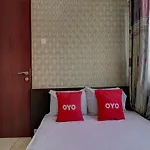 Oyo Life 92910 Apartemen Tamansari Panoramic By Tira