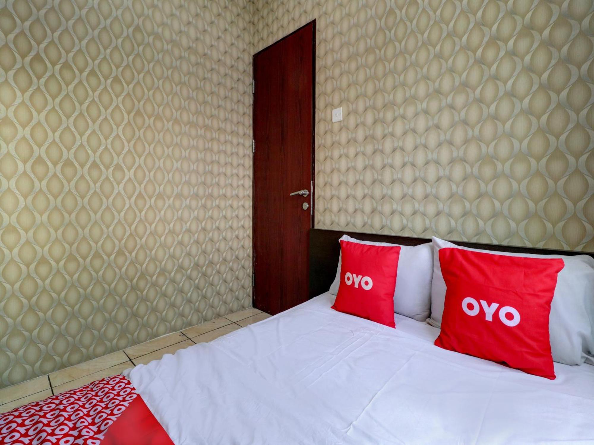 Hotel Oyo Life 92910 Tamansari Panoramic By Tira