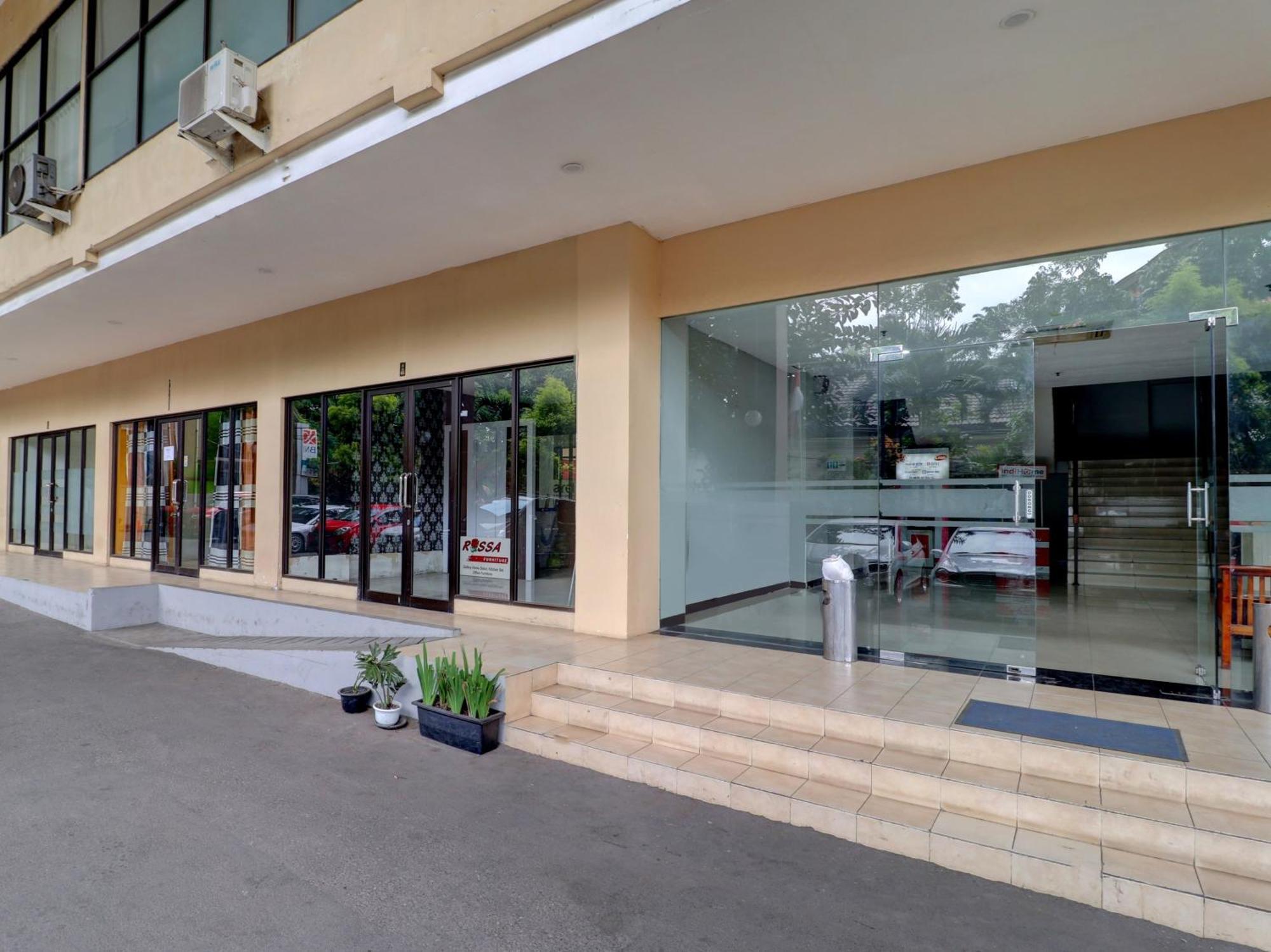 Oyo Life 92910 Tamansari Panoramic By Tira Hotel Bandung